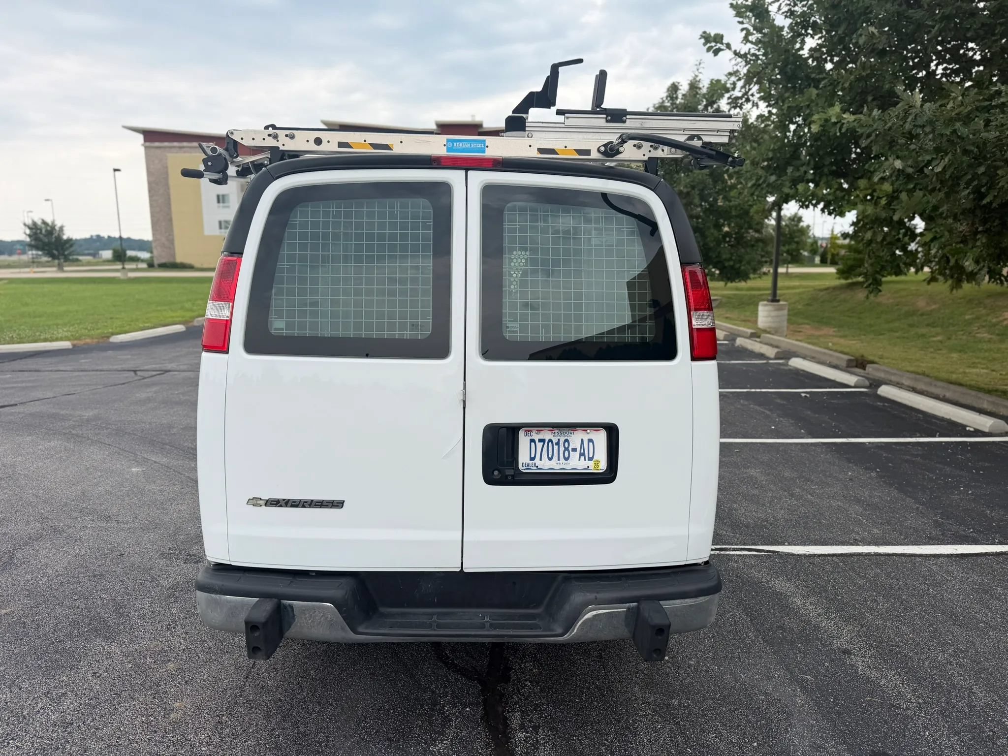Used 2020 GMC Savana 2500 w/ Driver Convenience Package RWD image 4