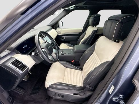 Used 2022 Land Rover Discovery HSE R-Dynamic AWD/4WD image 18