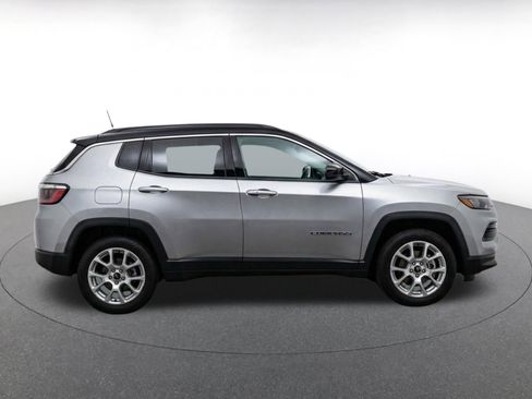 Used 2025 Jeep Compass Limited AWD/4WD image 10