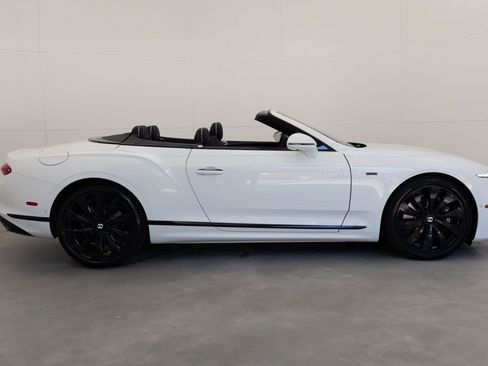 Used 2025 Bentley Continental GTC image 4