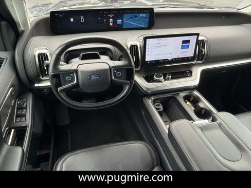 Used 2025 Ford Expedition Platinum AWD/4WD image 22