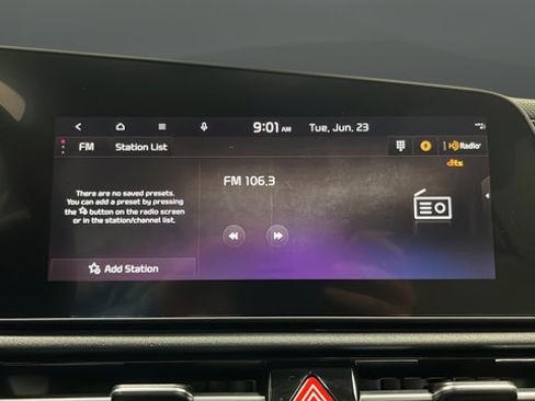 Used 2024 Kia Niro EX Touring FWD image 28