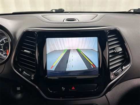 Used 2019 Jeep Cherokee High Altitude image 15