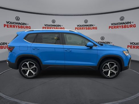 New 2026 Volkswagen Taos SEL image 9