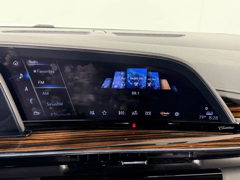 Used 2024 Cadillac Escalade Premium Luxury w/ Performance Package image 24