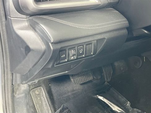 Used 2022 Subaru Outback Limited image 10