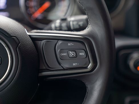 Used 2019 Jeep Wrangler Sport AWD/4WD image 8