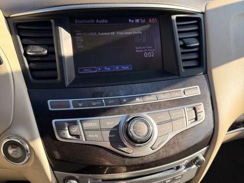 Used 2013 INFINITI JX35 FWD w/ Premium Pkg image 18