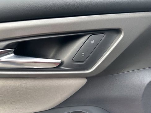 New 2026 Chevrolet Traverse LT w/ Sun and Wheel Package image 8