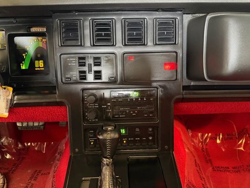 Used 1988 Chevrolet Corvette Convertible RWD image 17