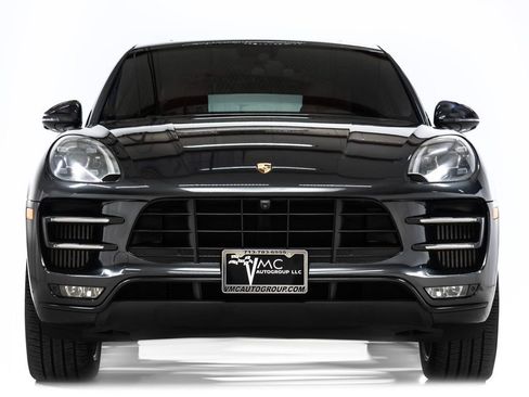 Used 2017 Porsche Macan Turbo image 10