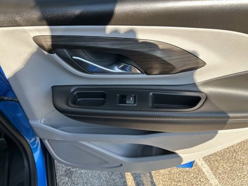 Used 2024 GMC Terrain SLE w/ Driver Convenience Package image 15