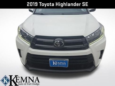 Used 2019 Toyota Highlander SE image 5