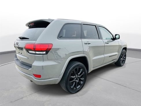 Used 2022 Jeep Grand Cherokee Laredo X image 36