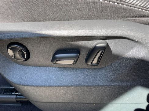 Used 2021 Volkswagen Atlas Cross Sport SE image 14