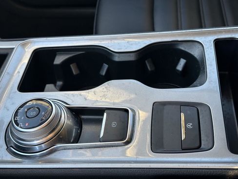 Used 2024 Ford Edge SEL image 17