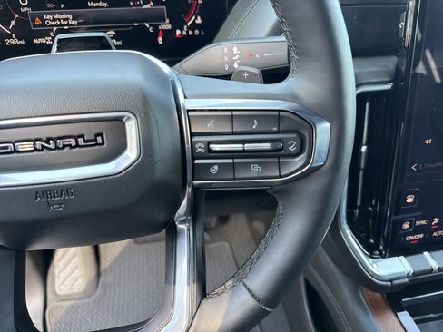 Used 2025 GMC Yukon XL Denali w/ Denali Reserve Package AWD/4WD image 20
