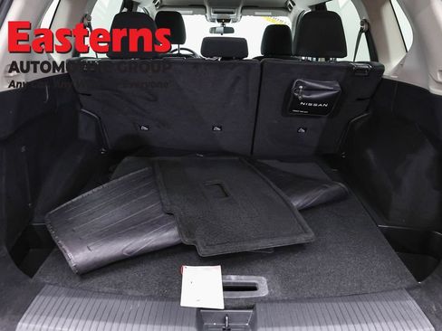 Used 2023 Nissan Rogue S AWD/4WD image 9