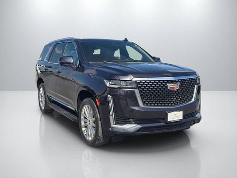 Used 2023 Cadillac Escalade Premium Luxury image 3