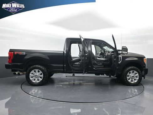 Used 2017 Ford F250 Platinum w/ Platinum Ultimate Package AWD/4WD image 27