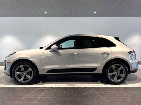 Used 2023 Porsche Macan AWD/4WD image 2