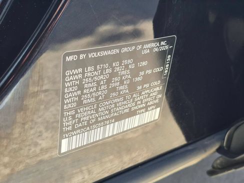 Used 2025 Volkswagen Atlas SE FWD image 31