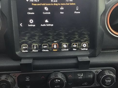 Used 2023 Jeep Gladiator Mojave AWD/4WD image 12