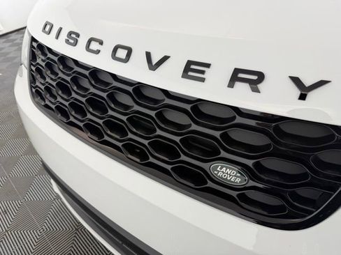 Used 2025 Land Rover Discovery Dynamic SE image 39