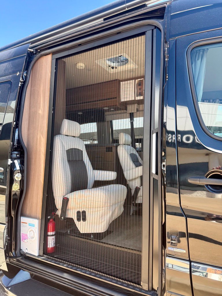 Used 2015 Mercedes-Benz Sprinter 3500 image 8