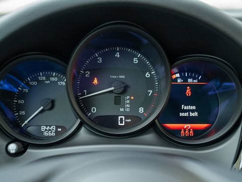 Used 2025 Porsche Macan image 14