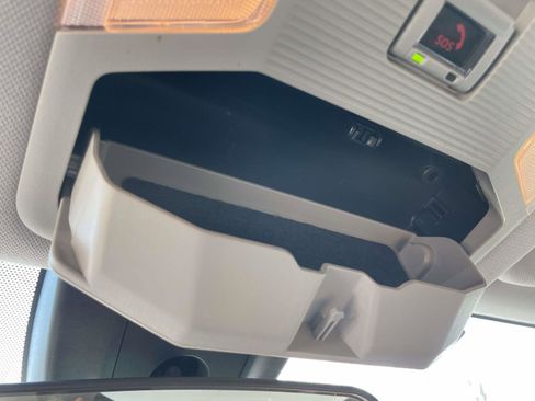 Used 2021 Toyota RAV4 XLE image 16