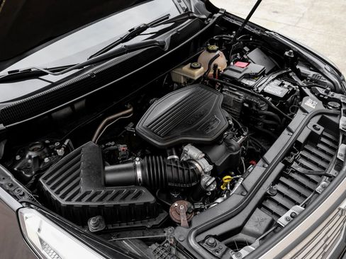 Used 2017 Cadillac XT5 Platinum AWD/4WD image 67