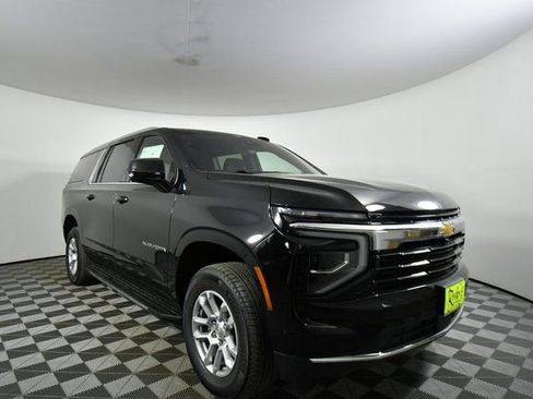 New 2025 Chevrolet Suburban LS image 8