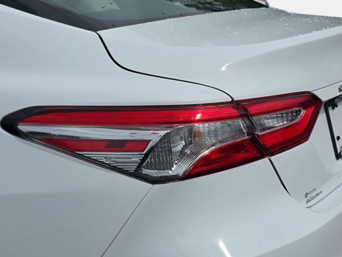 Used 2020 Toyota Camry LE w/ Convenience Package FWD image 32