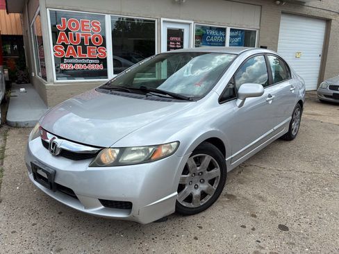 Used 2010 Honda Civic LX image 2