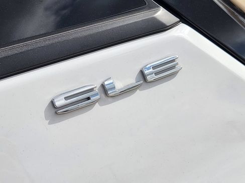 Used 2022 GMC Terrain SLE w/ Driver Convenience Package FWD image 14