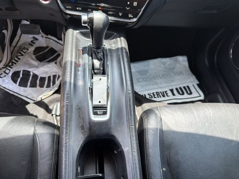 Used 2020 Honda HR-V Touring image 35