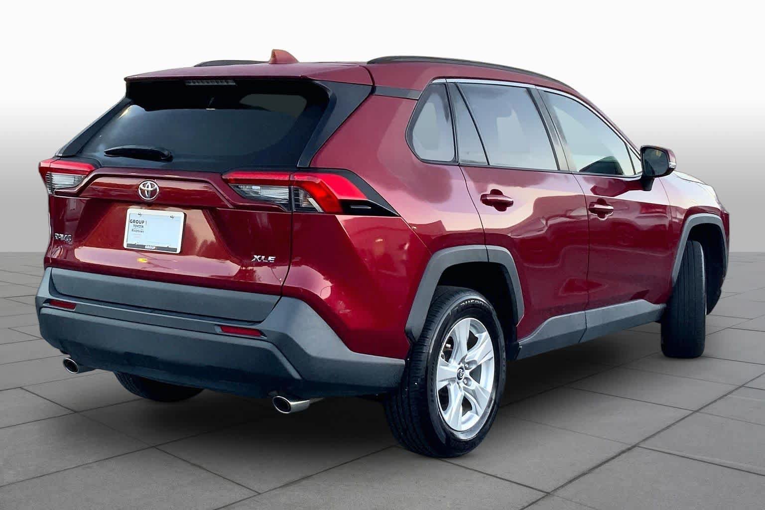 Used 2021 Toyota RAV4 XLE FWD image 12