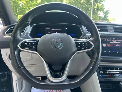 Used 2022 Volkswagen Tiguan SE R-Line AWD/4WD image 12