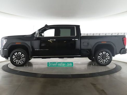 Used 2024 GMC Sierra 2500 Denali Ultimate AWD/4WD image 9