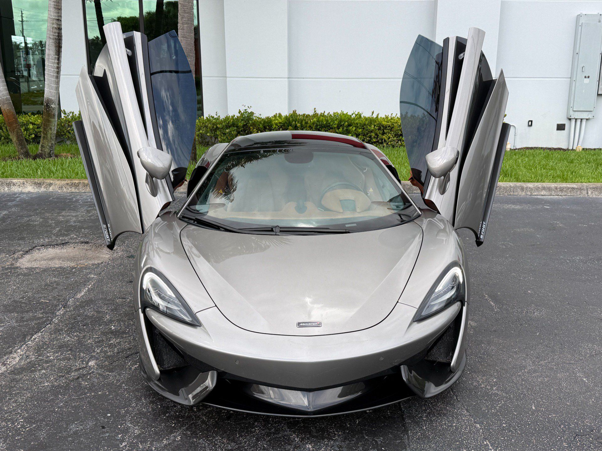Used 2017 McLaren 570S RWD image 21