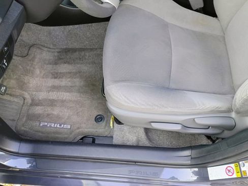 Used 2013 Toyota Prius Three w/ Solar Roof Pkg FWD image 26