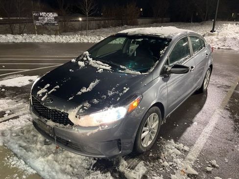 Certified 2017 Kia Forte S image 4