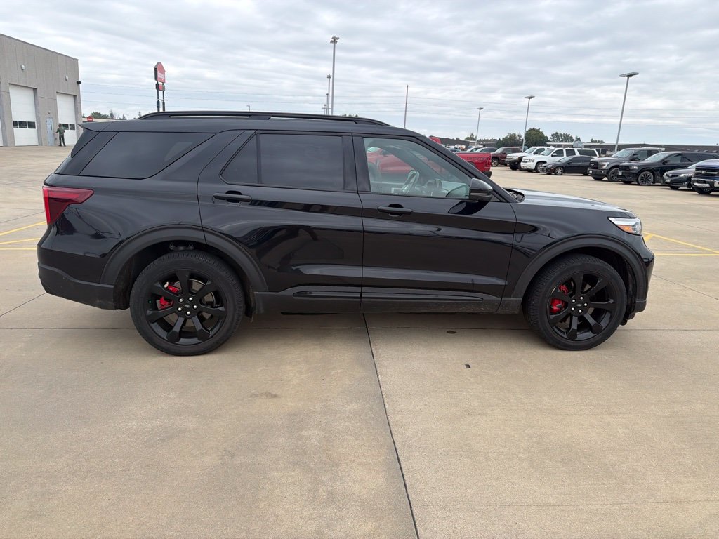 Used 2023 Ford Explorer ST w/ Equipment Group 401A AWD/4WD image 2