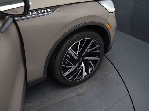 New 2025 Lincoln Aviator Reserve w/ Equipment Group 201A image 20