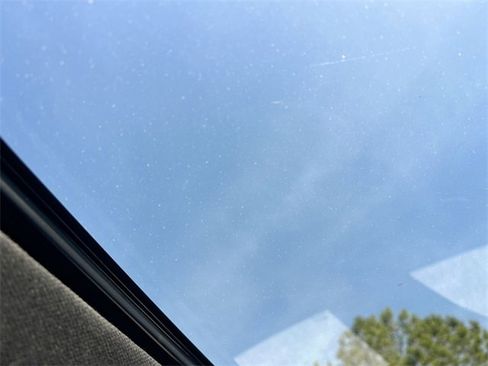 Used 2017 Chevrolet Cruze Premier image 23