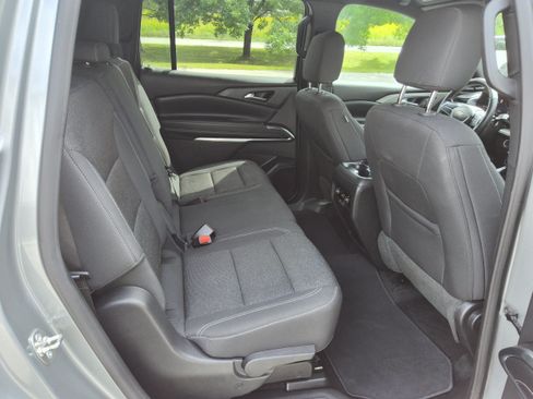Used 2024 Chevrolet Traverse LS FWD image 28