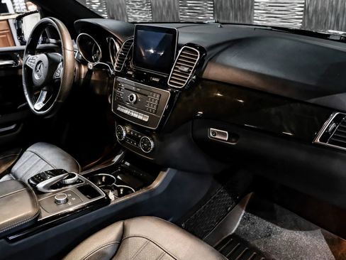 Used 2018 Mercedes-Benz GLE 350 w/ Premium 1 Package image 18