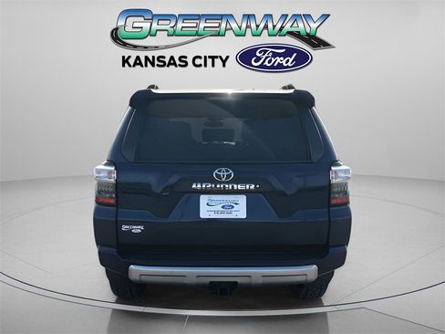 Used 2018 Toyota 4Runner TRD Off-Road Premium image 5