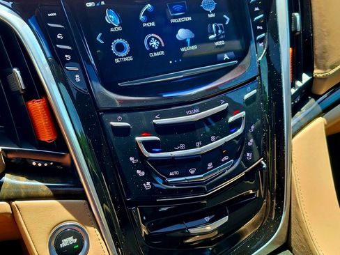 Used 2019 Cadillac Escalade ESV Platinum AWD/4WD image 20